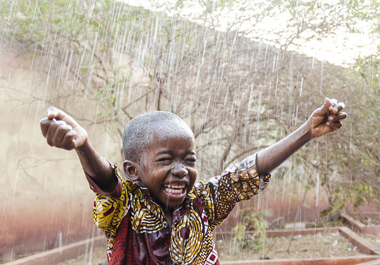 Für Kinder in Afrika und armen Ländern spenden